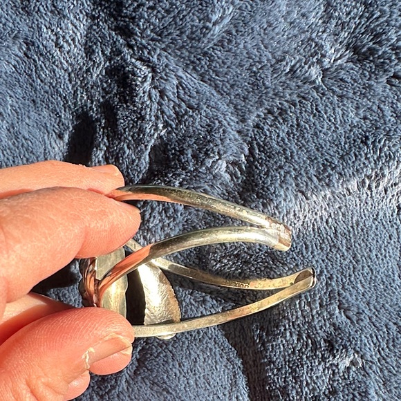 vintage Silver and Turquoise native Bracelet - Picture 5 of 15